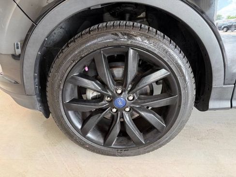 Used 2018 Ford Escape SE w/ SE Sport Appearance Package FWD image 31