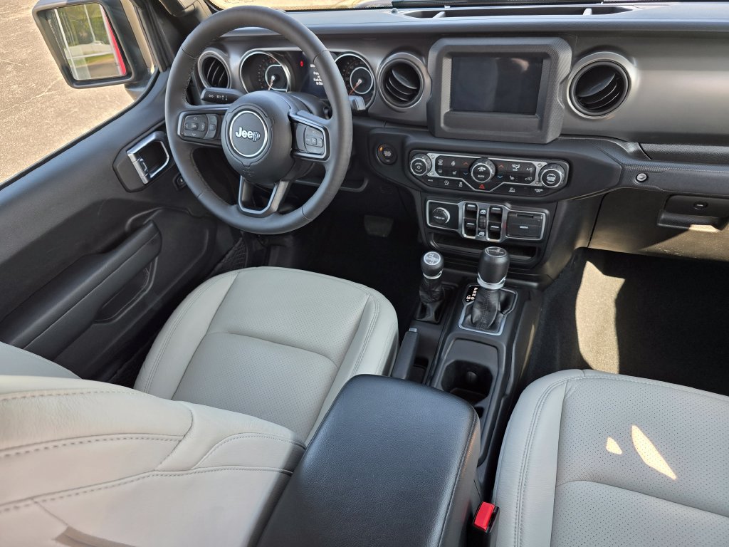 Used 2023 Jeep Gladiator Sport AWD/4WD image 21