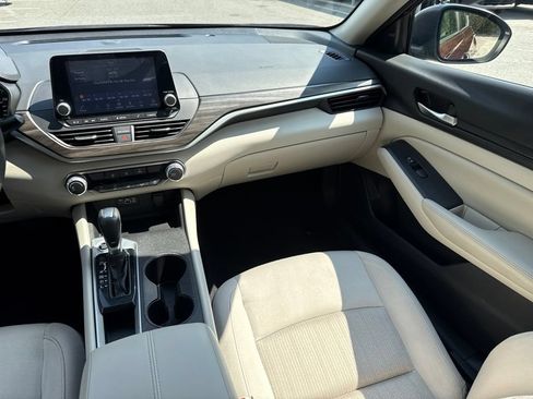 Certified 2025 Nissan Altima 2.5 SV FWD image 33