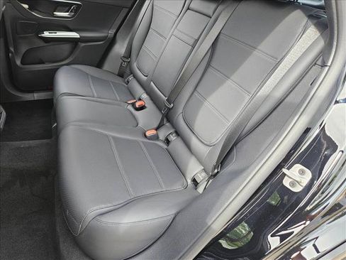 Used 2026 Mercedes-Benz GLC 300 image 15