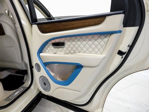Used 2023 Bentley Bentayga Speed image 47