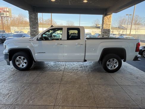 Used 2018 GMC Sierra 1500 SLE w/ SLE Value Package image 9