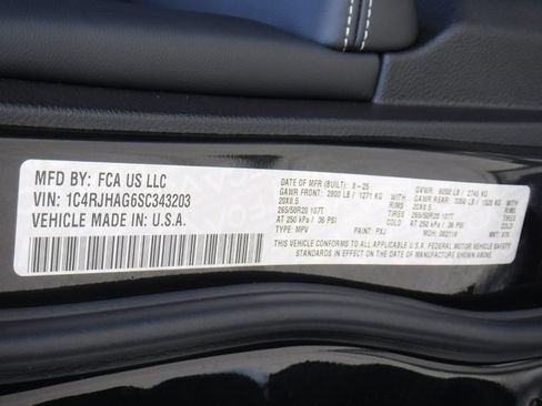 New 2025 Jeep Grand Cherokee Altitude image 41