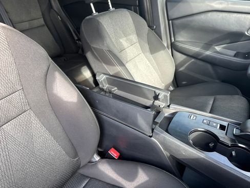 Certified 2025 Nissan Rogue SV FWD image 38