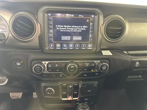 Used 2023 Jeep Wrangler Unlimited w/ Cold Weather Group image 21