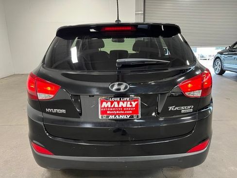 Used 2011 Hyundai Tucson Limited w/ Premium Pkg 3 FWD image 4