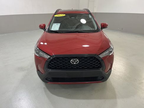 Used 2023 Toyota Corolla Cross LE w/ Moonroof Package AWD/4WD image 3