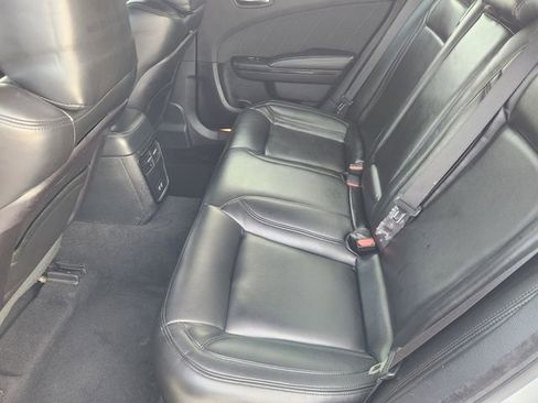 Used 2019 Dodge Charger SXT w/ Blacktop Package RWD image 31