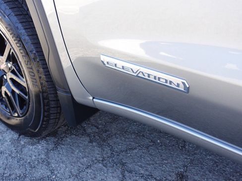 Used 2024 GMC Sierra 1500 Elevation image 12