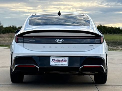 Used 2025 Hyundai Sonata Limited FWD image 7