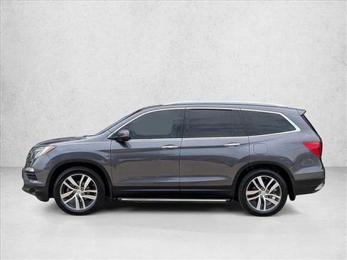 Used 2017 Honda Pilot Elite image 2