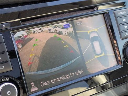 Used 2018 Nissan Rogue SV w/ Sun & Sound Touring Package image 12