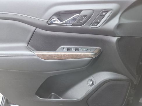 Used 2023 GMC Acadia Denali w/ Denali Technology Package image 36