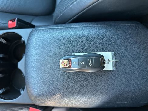 Used 2023 Porsche Macan image 43