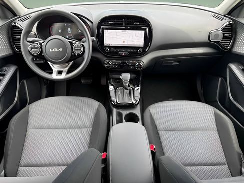 Used 2023 Kia Soul S FWD image 19