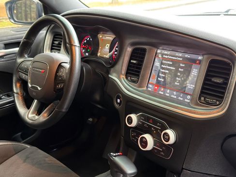 Used 2018 Dodge Charger R/T image 18