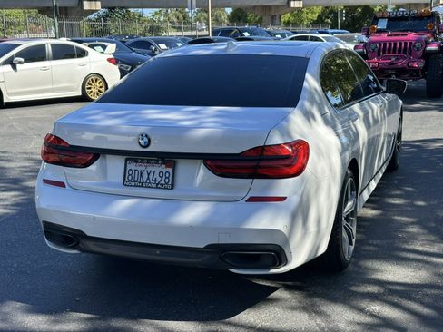 Used 2018 BMW 740i RWD image 9