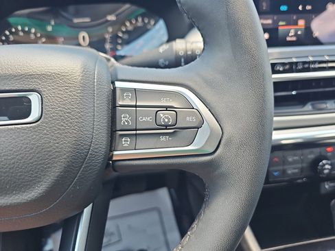 Used 2023 Jeep Compass Limited w/ Sun and Sound Group AWD/4WD image 15