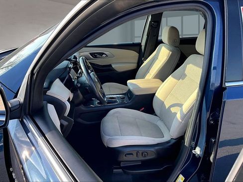 Used 2022 Chevrolet Traverse LT image 26