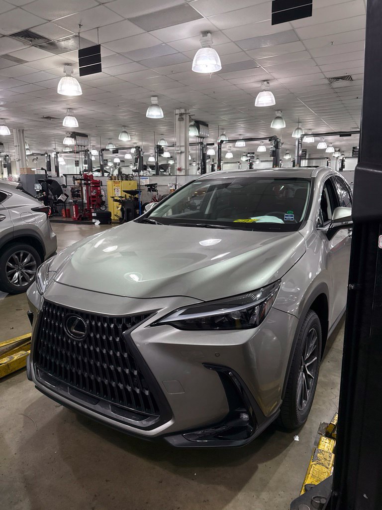 Used 2025 Lexus NX 250 FWD w/ Accessory Package (2T) image 8