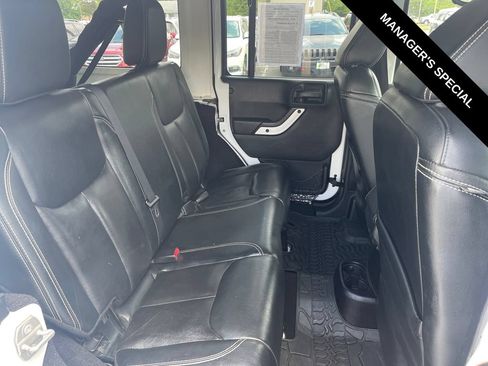 Used 2014 Jeep Wrangler Unlimited Sahara AWD/4WD image 31