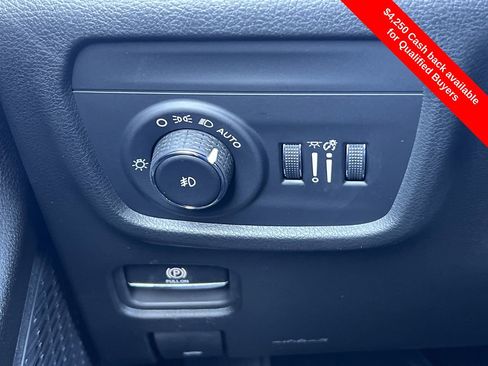 New 2025 Jeep Grand Cherokee Limited w/ Luxury Tech Group II image 15