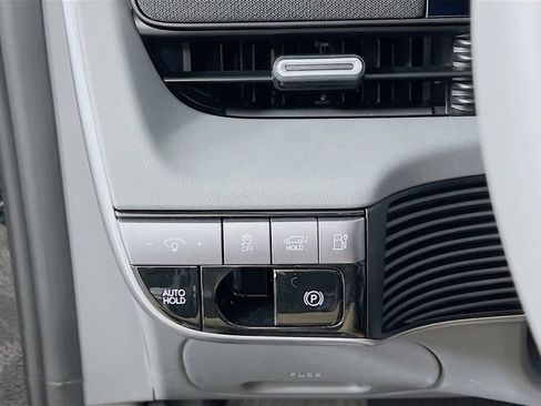 New 2026 Hyundai Ioniq 5 SEL image 9