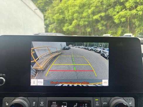 Used 2025 Toyota Grand Highlander FWD image 25