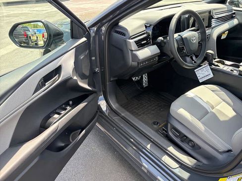 Used 2026 Toyota Camry SE FWD image 20