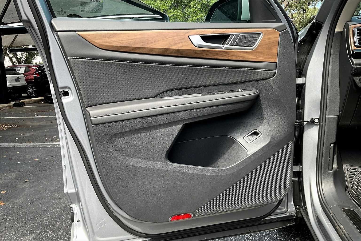 New 2026 Volkswagen Atlas SE FWD image 10