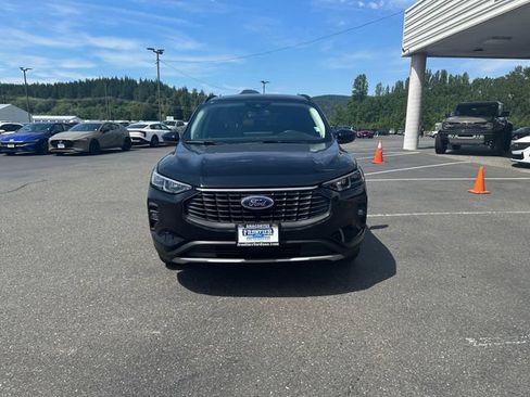 Certified 2025 Ford Escape Platinum AWD/4WD image 7