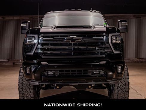 Used 2024 Chevrolet Silverado 2500 High Country w/ Midnight Edition image 4