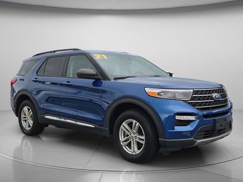 Used 2021 Ford Explorer XLT w/ Equipment Group 202A AWD/4WD image 8