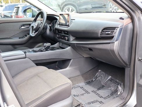 Used 2023 Nissan Rogue SV image 25