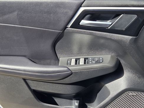 New 2026 Mitsubishi Outlander SE FWD image 18