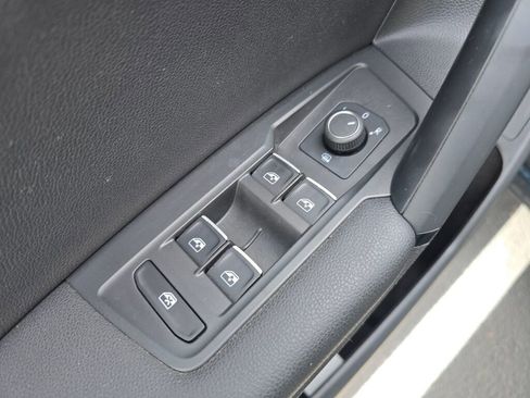 Used 2019 Volkswagen Tiguan SEL image 21