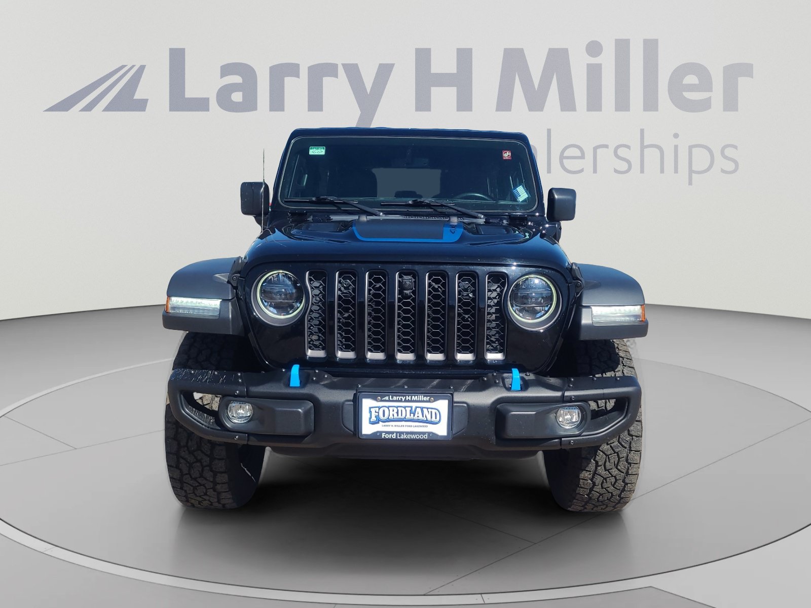 Used 2023 Jeep Wrangler Unlimited Rubicon 4xe w/ Steel Bumper Group AWD/4WD image 8