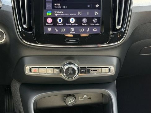 Certified 2024 Volvo XC40 B5 Core AWD/4WD image 19