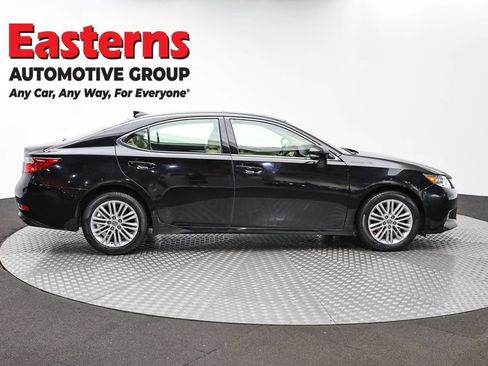Used 2015 Lexus ES 350 w/ Luxury Package FWD image 4