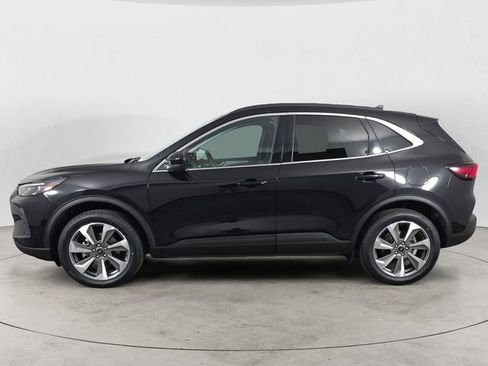 Used 2025 Ford Escape Platinum AWD/4WD image 2