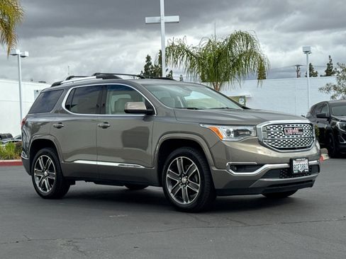 Certified 2019 GMC Acadia Denali w/ Technology Package FWD image 5