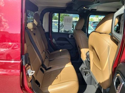 Used 2021 Jeep Gladiator Overland AWD/4WD image 9