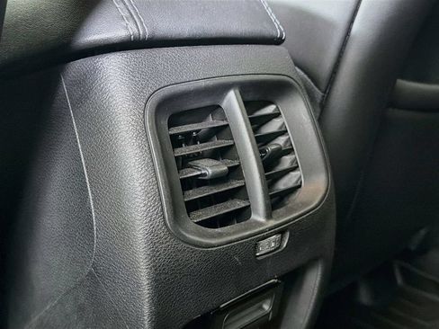 Used 2020 Jeep Cherokee Latitude Plus FWD image 27