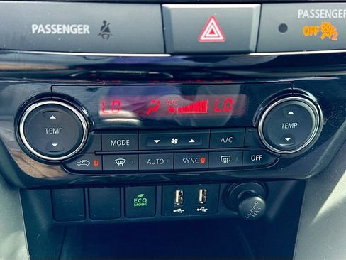 Used 2022 Mitsubishi Eclipse Cross SEL FWD image 33