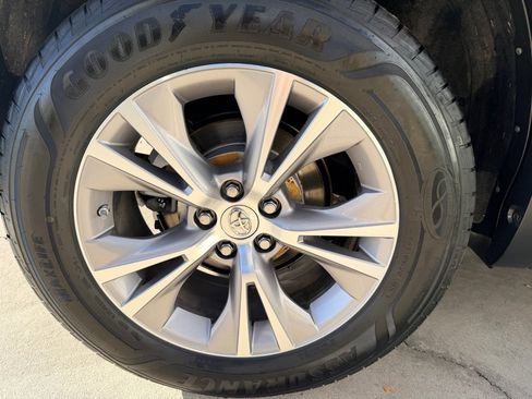 Used 2014 Toyota Highlander XLE image 46