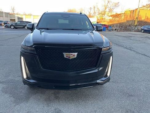 Used 2023 Cadillac Escalade Sport w/ Touring Package image 8