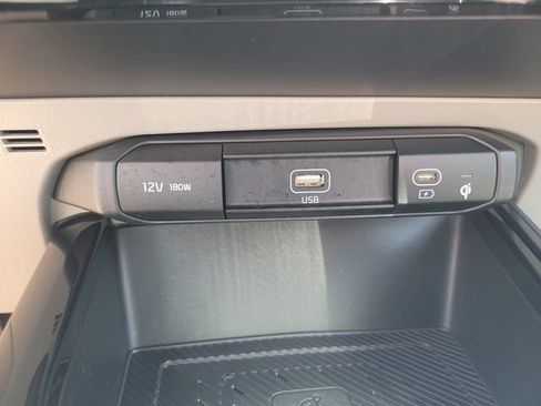 Used 2023 Kia Niro Wave FWD image 25