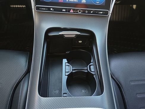 Used 2024 Mercedes-Benz C 300 4MATIC Sedan image 2