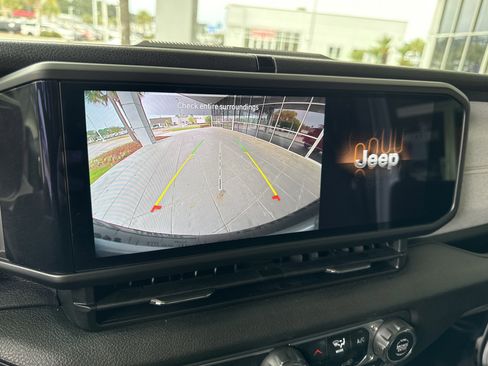 Used 2025 Jeep Wrangler Sport S image 7