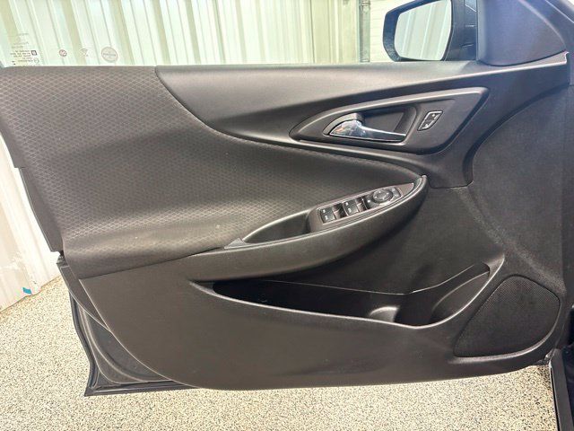 Used 2020 Chevrolet Malibu LT FWD image 12